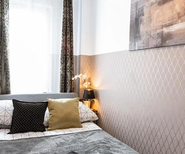 Clicktheflat Conrada Apart Rooms