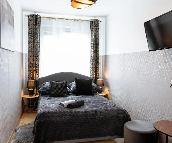 Clicktheflat Conrada Apart Rooms